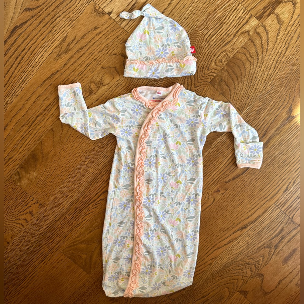Magnetic Me Darby Gown & Hat Set